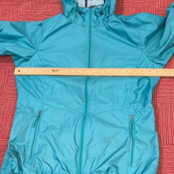 Columbia women’s medium  Turquoise windbreaker / light Raincoat - has STAINS - Picture 11 of 16